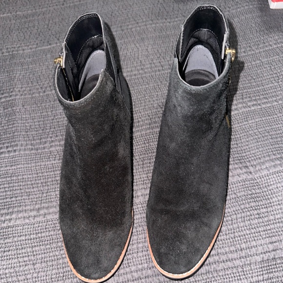 Vionic || Hazal Wedge Water Repellent Ankle Bootie - Picture 2 of 12